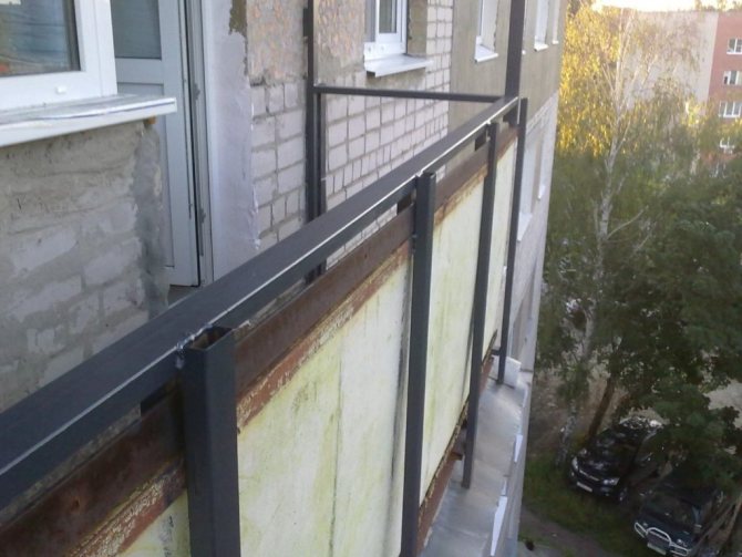 Balcon en aluminium - semble fiable
