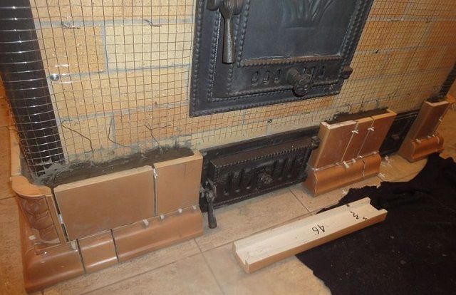 Treillis de renfort sur la surface du four