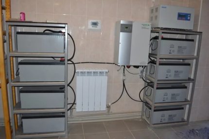 Batterie d'accumulateurs pour une réserve d'électricité