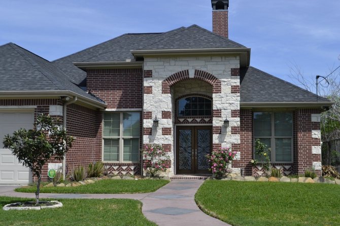 maison privée avec une entrée