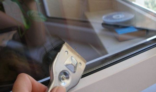 Comment nettoyer la peinture à base d'eau des fenêtres en plastique