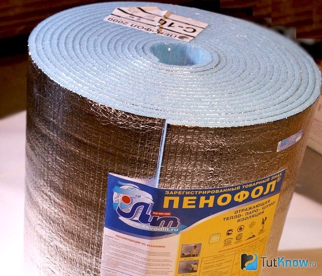 Comment coller du penofol sur du béton au plafond