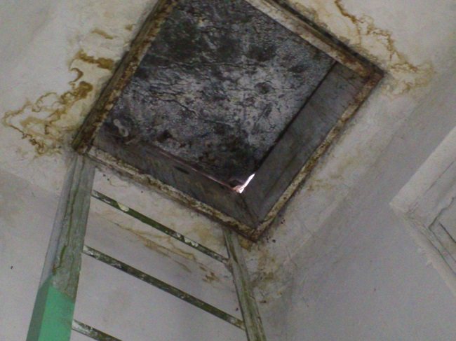 l'eau entre par la trappe du balcon