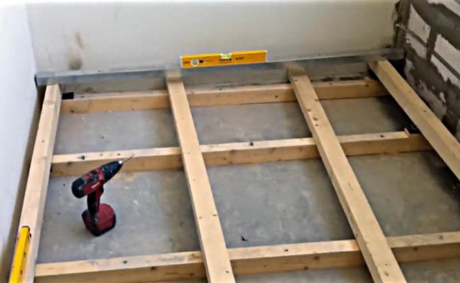 sous-plancher sur le balcon