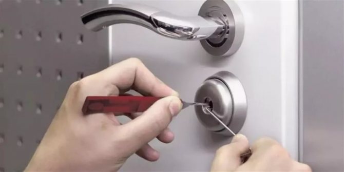 Que faire lorsque la serrure d'une porte en fer est cassée, comment l'ouvrir de vos propres mains