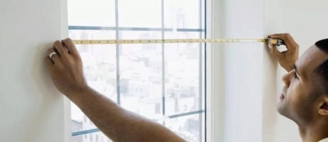 Jalousie de porte: portes de jalousie en bois, jalousie horizontale dans l'embrasure de la porte