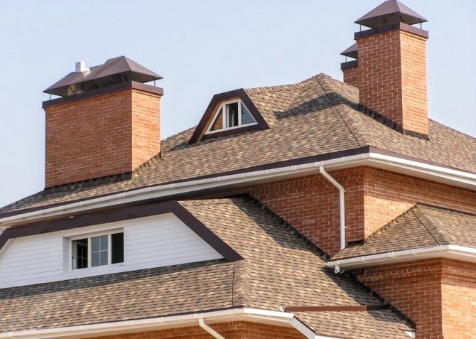 La cheminée est un élément important du système d'évacuation des fumées dans la maison