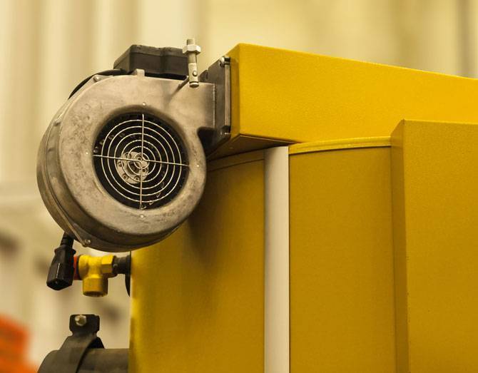 Ventilateur d'extraction pour une chaudière à combustible solide: types de fabrication d'un extracteur de fumée pour une chaudière domestique avec vos propres mains, un ventilateur