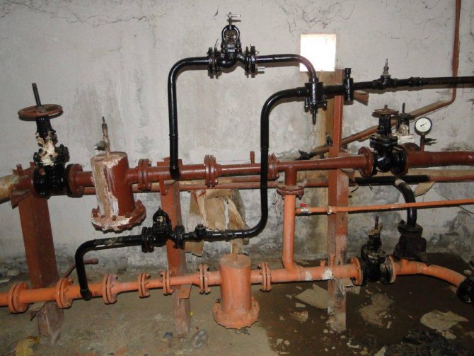 Unité d'ascenseur du système de chauffage: le principe de fonctionnement de l'unité d'ascenseur du système de chauffage, schéma