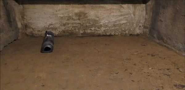 Si le sol de la cave est en terre, la majeure partie de l'humidité y pénètre.