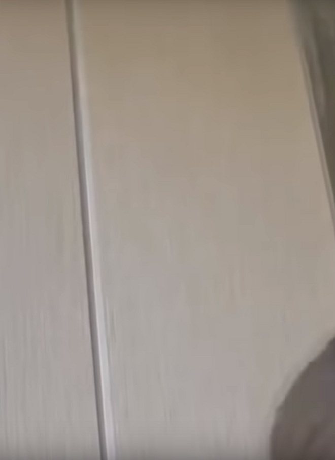 éléments de fixation les uns aux autres