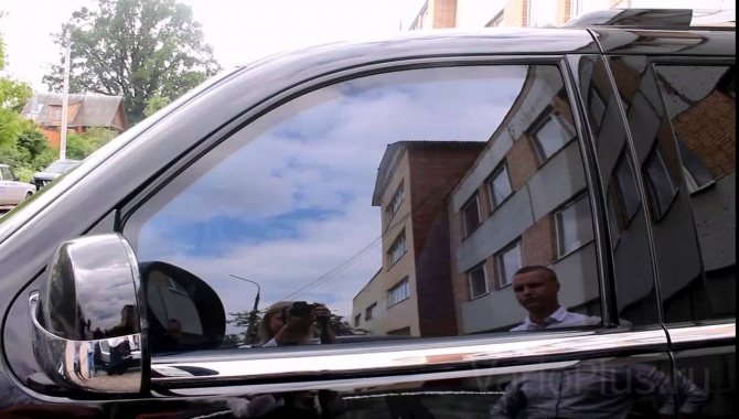 Photo 16: Transmission lumineuse de l'électro-teinture sur verre