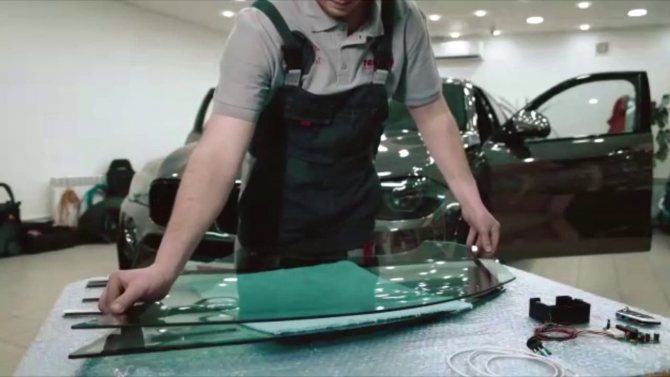 Photo 22: Installation du verre Vario Plus Sky par le maître