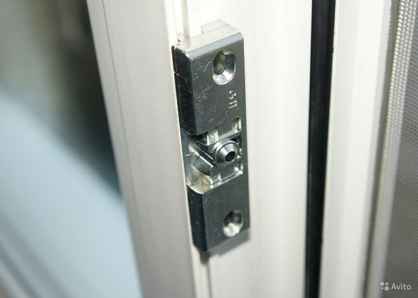 photo : loquet de balcon