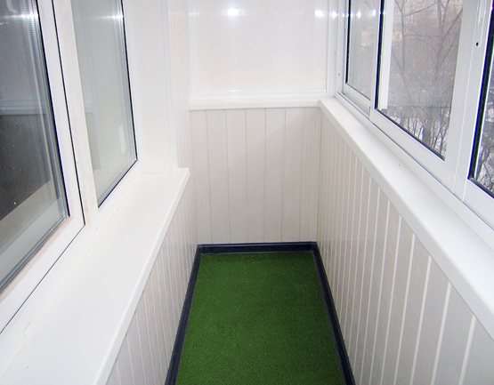 photo: tapis sur le balcon