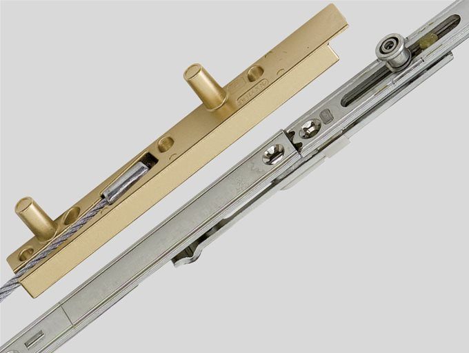 Photo: MACO SAFETY PIN recommandé pour les châssis en bois épais *