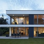 Photo: les portes panoramiques rendent votre maison infinie