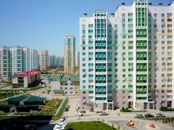 Photo: Le quartier Leventsovsky à Rostov est vitré à 90% avec des fenêtres avec des raccords Internika