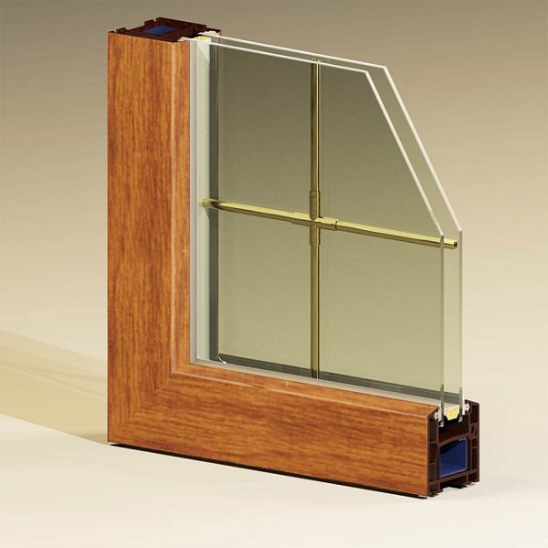 photo: spros à l'intérieur d'une fenêtre à double vitrage