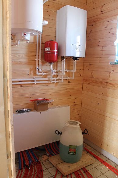 Photo - Plancher d'eau chaude de la chaudière