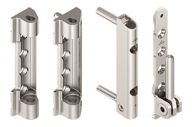 Photo: charnières supérieures et inférieures