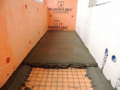 Photo - Verser l'isolant avec un coupleur