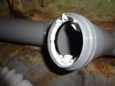 Imperméabilisation et isolation thermique des canalisations dans le sol