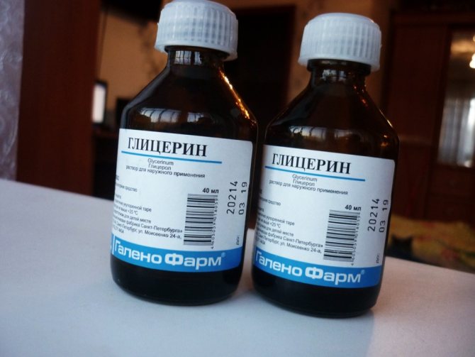 La glycérine rend la fenêtre lumineuse et brillante pendant longtemps