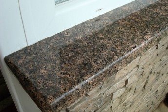 Appui de fenêtre en granit de couleur sable Mejdurechinsk pour balcon vitré