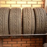 Stockage des roues sur le balcon: règles, conditions, recommandations