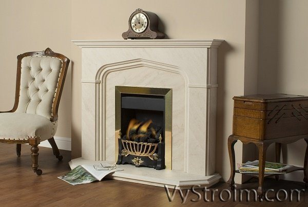 Imitation d'une cheminée à l'intérieur de l'appartement