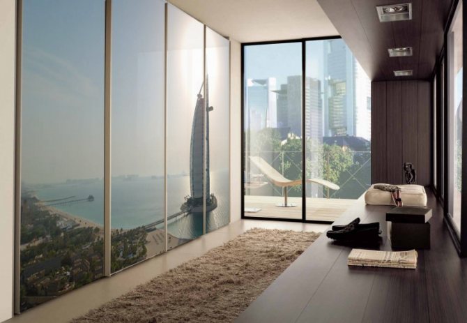 Imitation d'une fenêtre à l'intérieur d'une pièce étroite