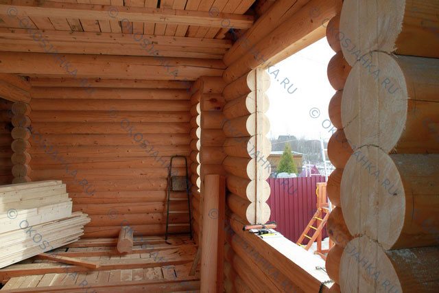 Fabrication et installation d'une bûche ronde dans une maison