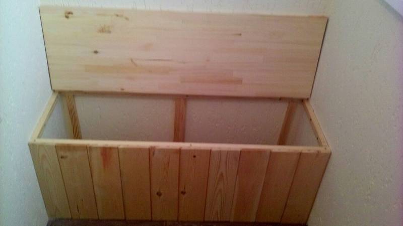 Comment conserver les légumes sur le balcon en hiver: nous fabriquons une boîte thermo avec et sans chauffage