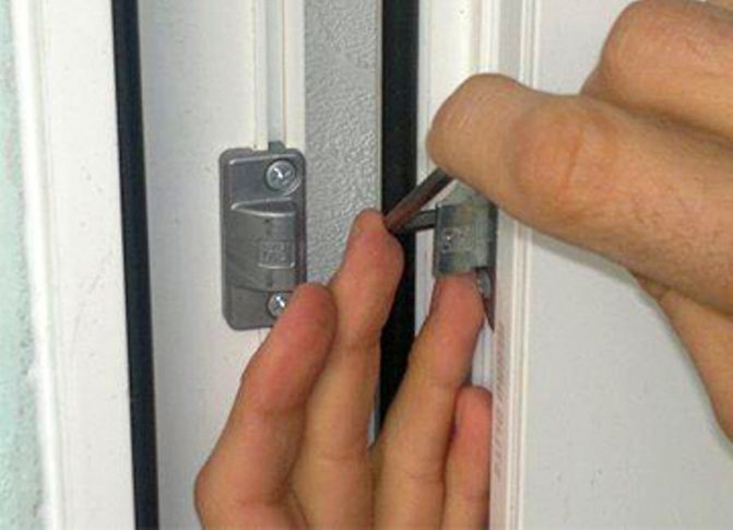 Comment se débarrasser des courants d'air d'une porte de balcon en plastique