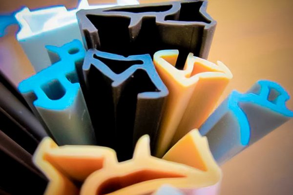 Comment changer les élastiques sur les fenêtres: causes de maladie, diagnostic et remplacement