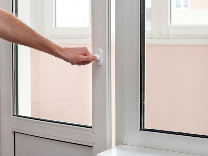 Comment changer une fenêtre à double vitrage dans un type de fenêtre en plastique