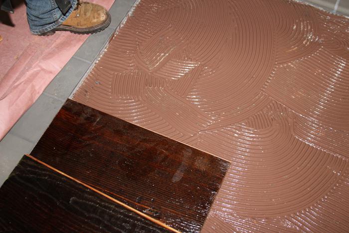 comment poser des sols sur un sol en béton dans une maison privée