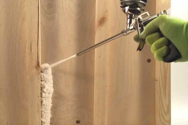 comment utiliser correctement un pistolet pour mousse de polyuréthane de vos propres mains