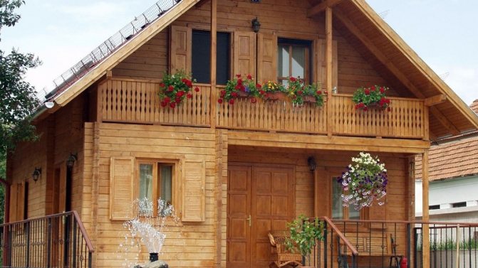 Comment faire un balcon dans une maison en bois de vos propres mains