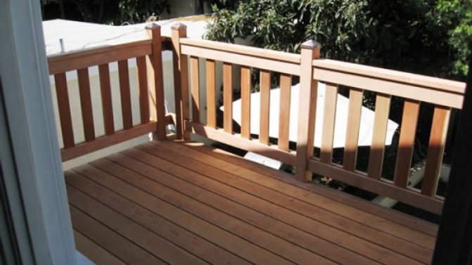 Comment faire un balcon dans une maison en bois de vos propres mains