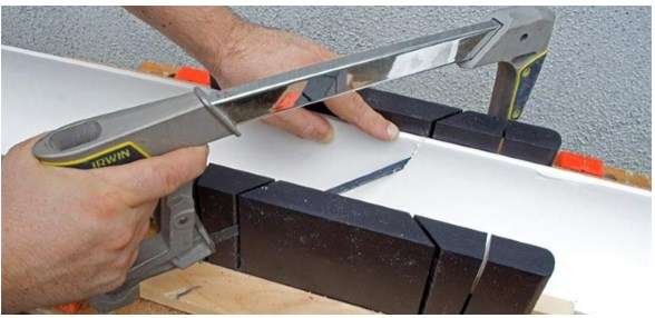 Comment faire une moustiquaire de vos propres mains sur des fenêtres en plastique