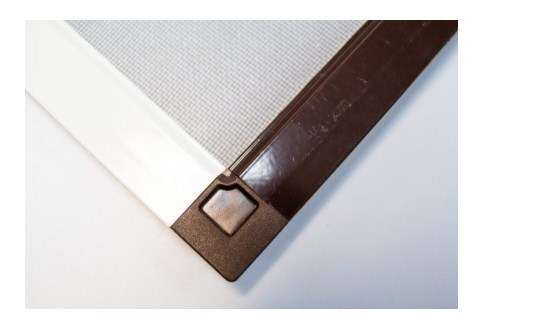 Comment faire une moustiquaire de vos propres mains sur des fenêtres en plastique