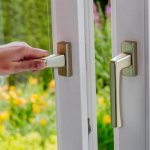 Comment faire la ventilation pour les fenêtres en plastique. Variantes et fonctionnalités