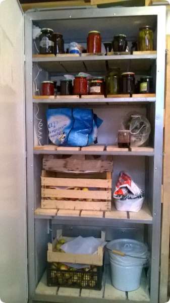 Comment faire une boîte pour conserver les légumes sur le balcon