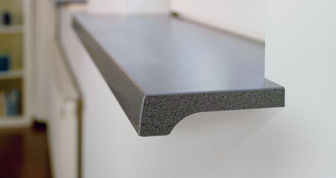 Comment installer un rebord de fenêtre en plastique sur le balcon