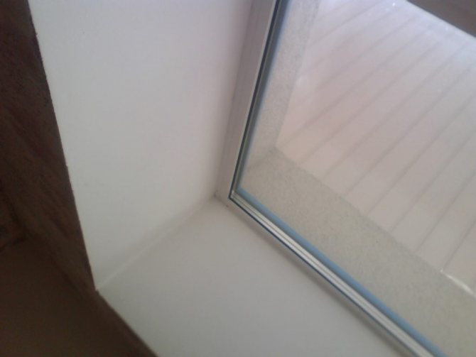 Comment installer des raccords sur une fenêtre en plastique