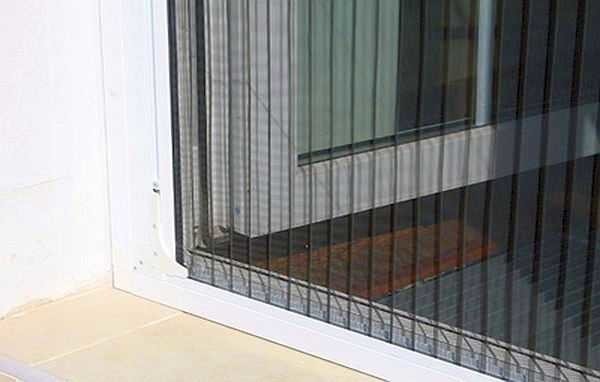 Comment installer une moustiquaire sur une fenêtre en plastique? 30 photo