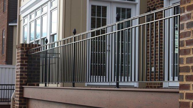 Comment installer une balustrade de balcon, types de structures et matériaux