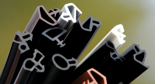 Comment isoler une porte de balcon en plastique et en bois pour l'hiver de vos propres mains